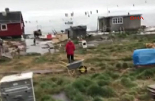 Deprem sonrası  tsunami vurdu