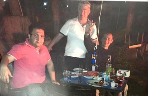 Berberoğlu'nu tutuklayan hakimin olay fotoğrafı meğer o işaret...