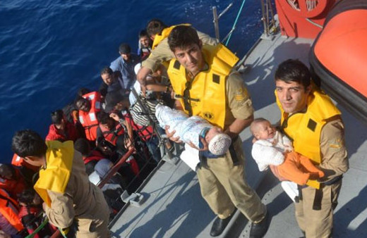 Kundaktaki bebeklerle 'umuda yolculuk' yapıyorlar