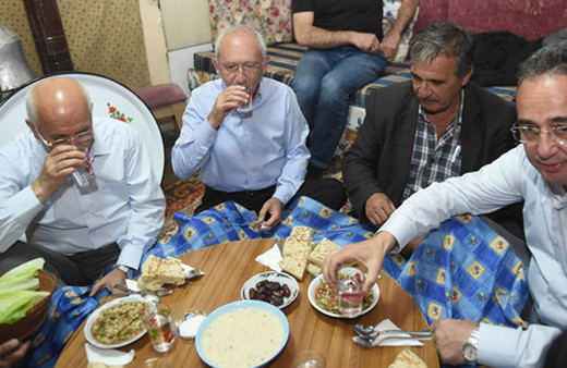 Kılıçdaroğlu köy evinde iftar yaptı