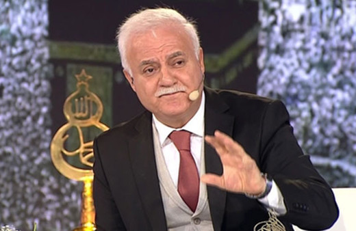 Nihat Hatipoğlu cevapladı: Başörtüsü üzerine gözlük takmak caiz midir?