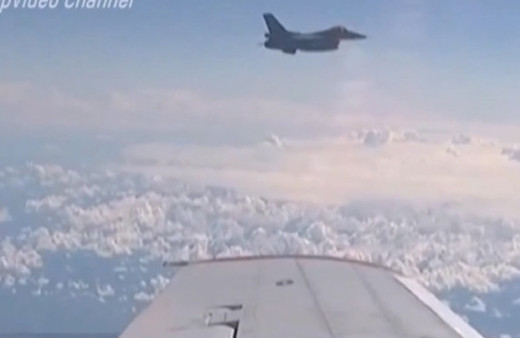 Baltık Denizi'nde tehlikeli yakınlaşma!