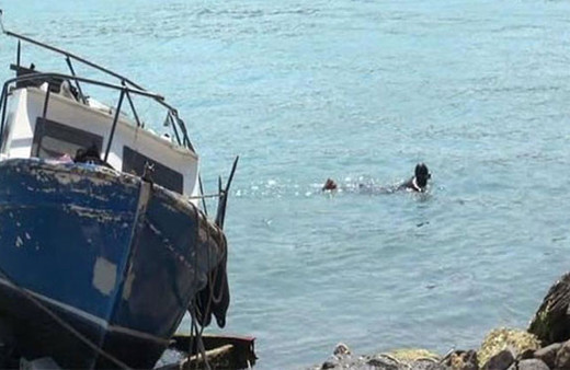 Balıkçı teknesi kayalıklara çarptı: 3 yaralı