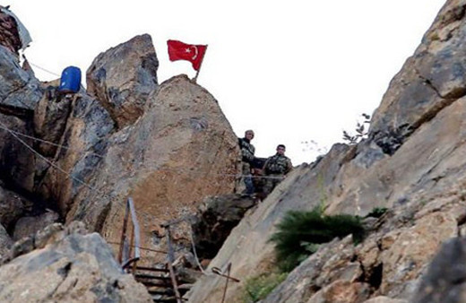 Askerlerin zorlu nöbet değişimi! Her şey vatan için