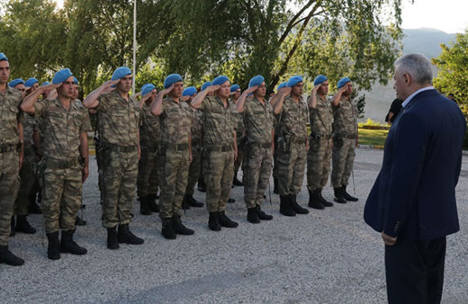 Başbakan Yıldırım komandoları ziyaret etti