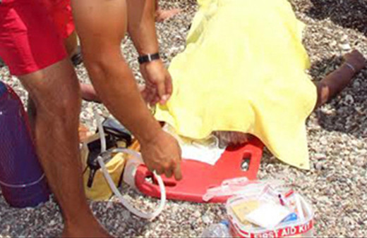 Kemer'de denize giren turist boğuldu