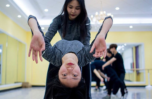 İnternet fenomenliği için okul açtılar