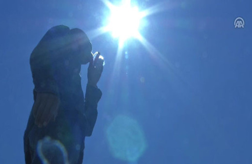 Sıcaklar çıldırdı! Termometre 60 dereceyi gösterdi