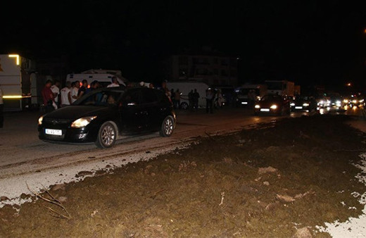 Yeni Akit yazarından CHP'yi çıldırtacak tezek yazısı!