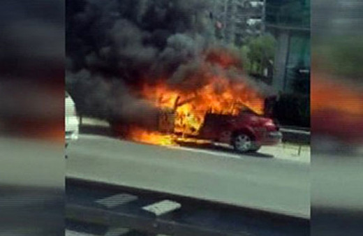TEM'in ortasın otomobil alev alev yandı