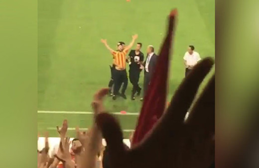 İçerde'nin Davut'u Rıza Kocaoğlu'na bakın amigoluğa soyundu