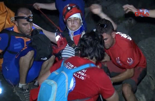 Kayalıklardan düşen üniversite öğrencisi 8 saat sonra kurtarıldı