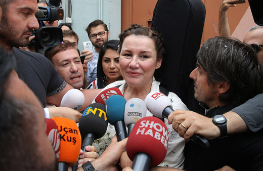 Deniz Seki'nin cezaevinden çıkış görüntüleri elinde ne vardı?