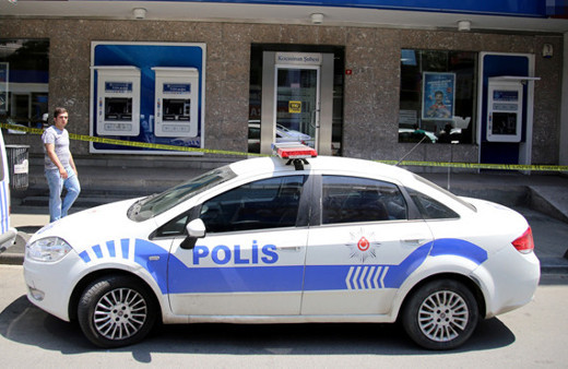 Bankayı soymaya çalıştı başaramayınca da...
