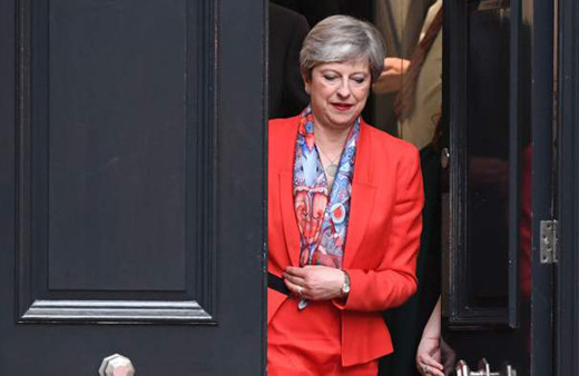 Theresa May istifa mı ediyor İngiltere'de şimdi ne olacak?