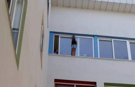 Karnesinde zayıf olan kız öğrenci okulda intihara kalkıştı