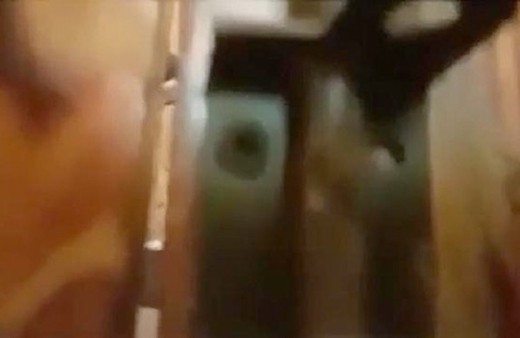 Pansiyon sahibine anahtar deliğinden röntgencilik şuçlaması