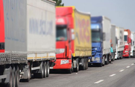 TIR dorsesinde havasız kaldı öldü