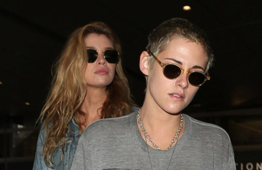 "Alacakaranlık" filminin Bella'sı, kız arkadaşıyla tatilde