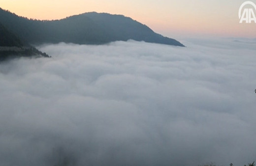 Artvin'de bulutların 'büyüleyen dansı'