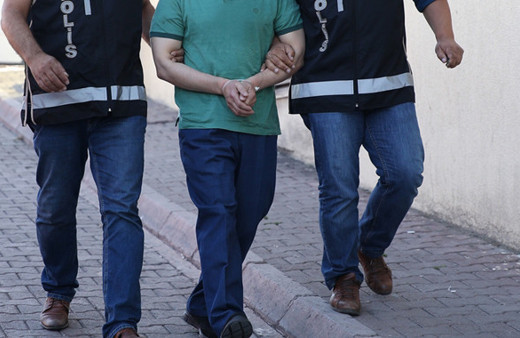 Son günlerin en bomba FETÖ gözaltıları! 16 profesör var