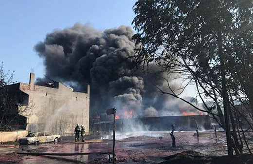 Bursa'da boya fabrikasında yangın