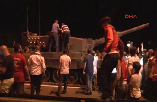 15 Temmuz gecesi yaşanan çarpıcı anlar (15 Temmuz videoları)