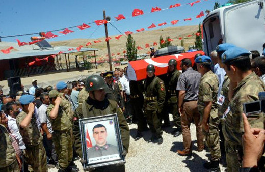 Kaza şehidi asker Çınar Taş Maraş'ı ağlattı
