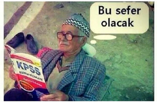 KPSS'den atandı öyle bir tişört bastırdı ki sosyal medya konuşuyor