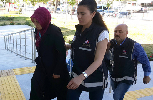 Üst araması yapılan FETÖ sanığının üzerinden çıktı