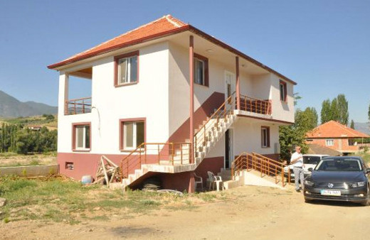 İmece usulü sağlık evi yaptılar