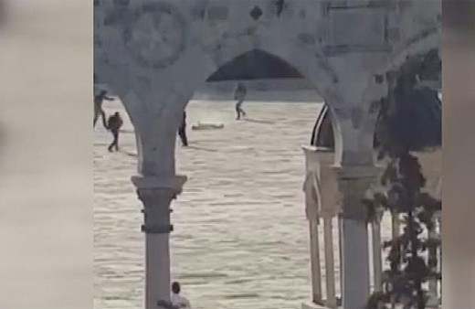 İsrail polisi Mescid-i Aksa'da kan döktü ortalık karıştı