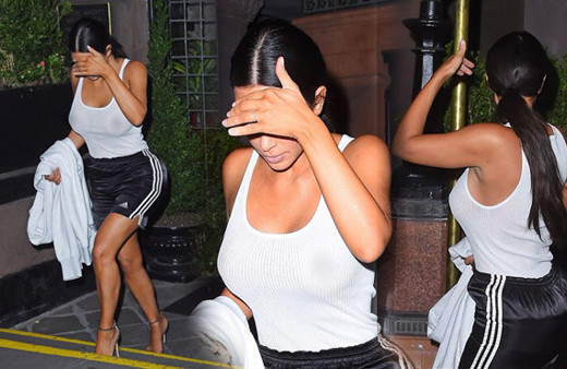 Kim Kardashian'ı sokakta sütyensiz yakaladılar!