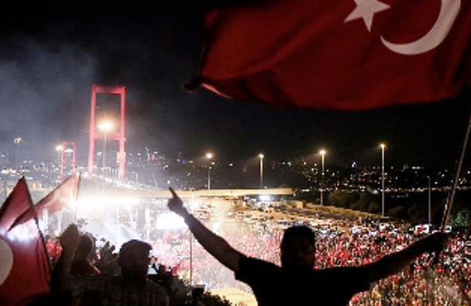  15 Temmuz'un manşetleri kitap haline getirildi 