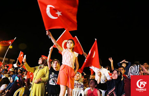 15 Temmuz'da Türkiye sokaklarda nöbette!