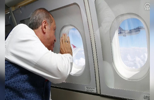 F-16 uçakları, Cumhurbaşkanı Erdoğan'ın uçağını selamladı