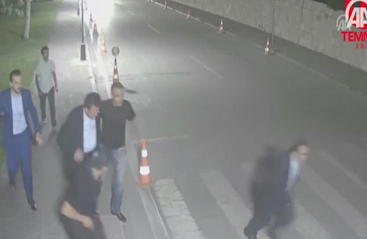 Bakan Zeybekci 15 Temmuz kısa filmini seslendirdi