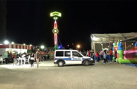 Lunaparkta eğlence treni devrildi: 1 ölü, 3 yaralı