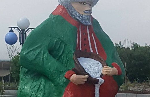 Acayip Nasreddin Hoca heykellerine başkandan tepki
