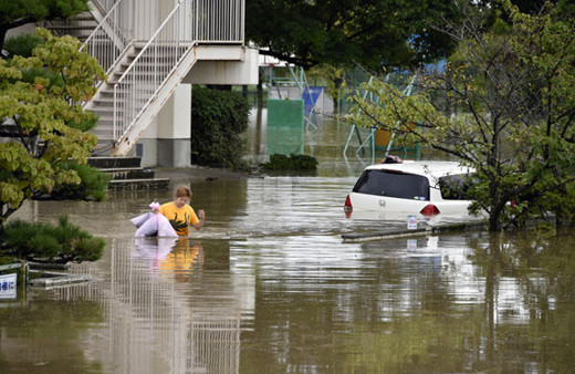 Japonya'da sel felaketi hayatını kaybedenlerin sayısı artıyor