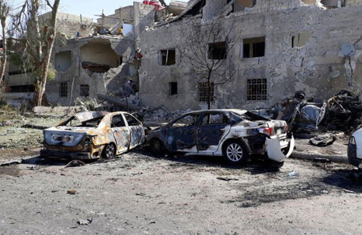 Şam'da bombalı araçla saldırı peş peşe patlatıldı