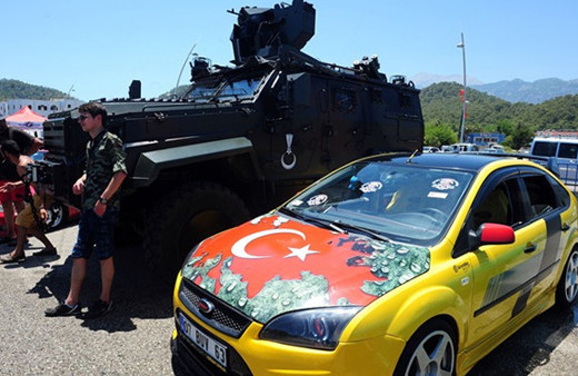 Kemer Otomobil Festivali'ne Ejder Yalçın damgası