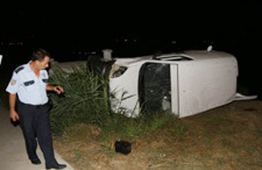 Kaza yapan sürücü aracını terk etti  