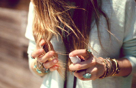 Saçlarınızın rengini papatya suyu ile açın