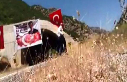 Necmettin Öğretmen'in fotoğrafını astı saldırıya uğradığı anları anlattı