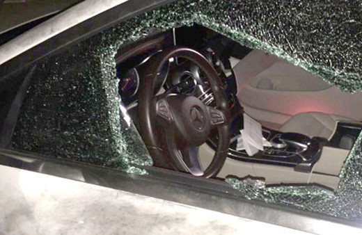 AK Parti İlçe Başkanı'nın aracına saldırı