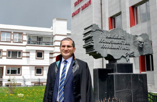 Fethullan Gülen ile kardeşinin avukatları da firarda