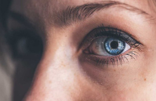 Gözünde 27 lens kayboldu 35 yıl fark etmedi!