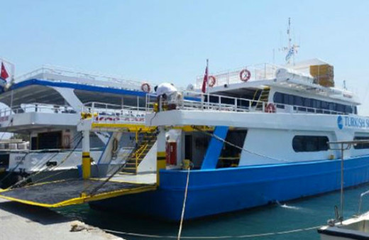 Türkleri tahliye edecek 2 gemi Kos'ta