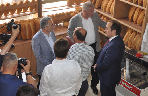 Maliye Bakanı ekmeğin fiyatını duyunca şaştı kaldı